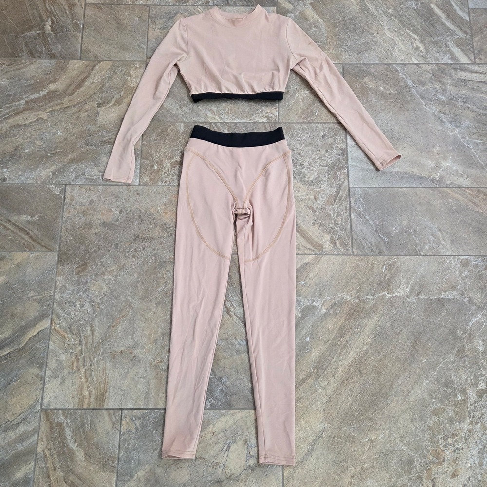 Activewear‎ Set Long Sleeve Crop Top and Leggings Peach Tan XS